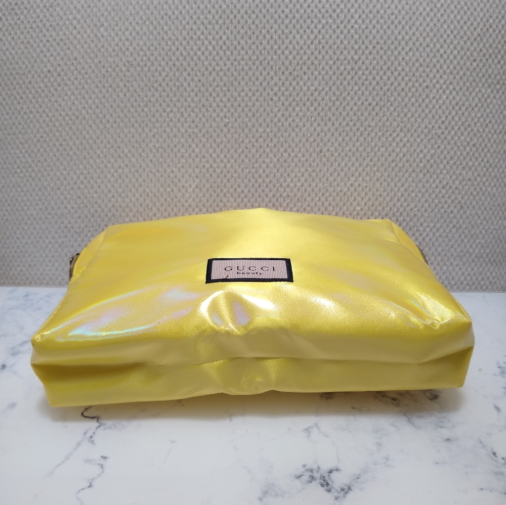 New Gucci Beauty Iridescent Yellow Pouch Clutch Bag - Picture 7 of 11